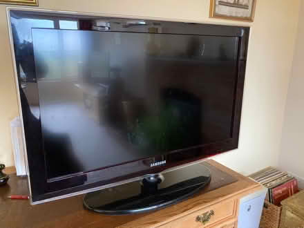 Photo of free Samsung TV (Dacorum HP23) #1