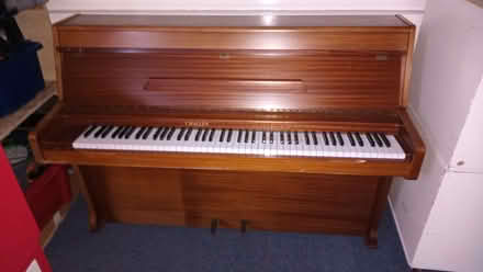 Photo of free Piano (Riverside S1) #2