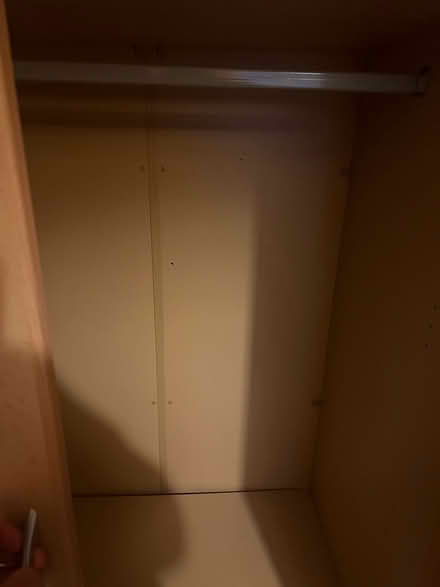 Photo of free Large wardrobe with mirror (Oakwood DE21) #3
