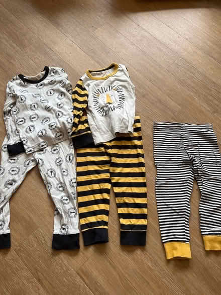 Photo of free Pyjamas size 2-3 years (RG1) #1