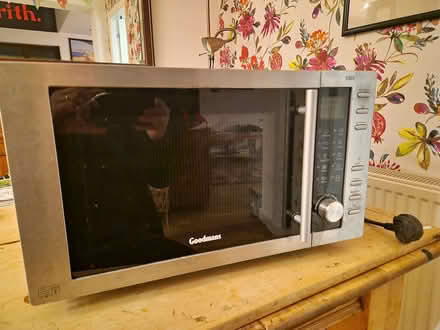 Photo of free microwave (Netherfield, Kendal LA9) #2