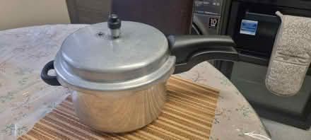 Photo of free 4Ltr Pressure cooker (Peartree Bridge (MK6)) #2