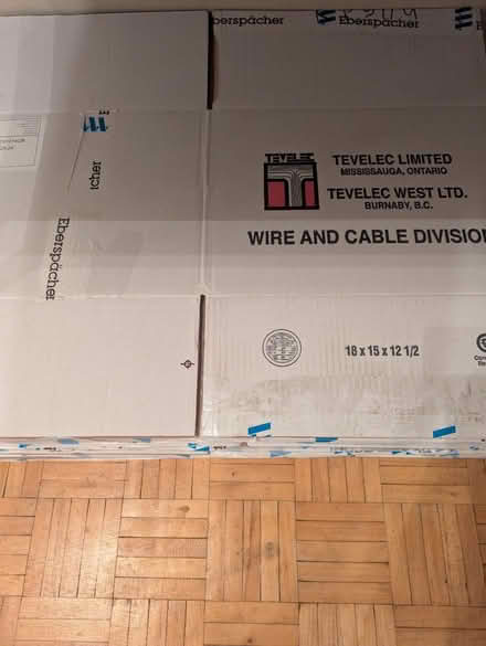 Photo of free moving boxes (L4X 1V6) #1