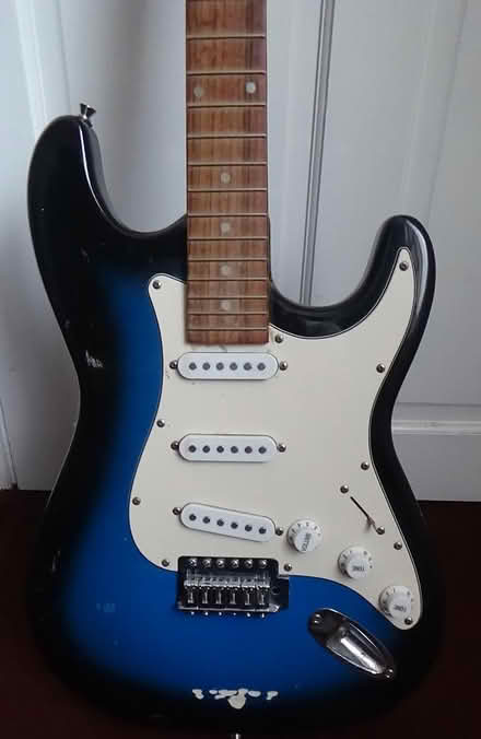 Photo of free Electric Guitar (S8 Lowedges) #3