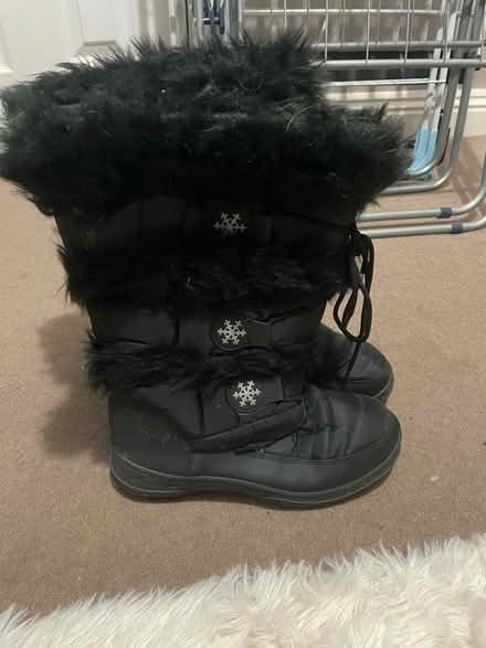 Photo of free Women’s snow boots size 7 (Witton Gilbert DH7) #2