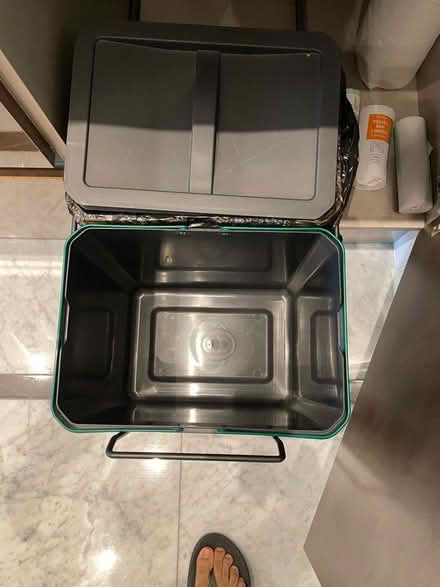 Photo of free Integrated Dustbin for Kitchen (Kensington W8) #3