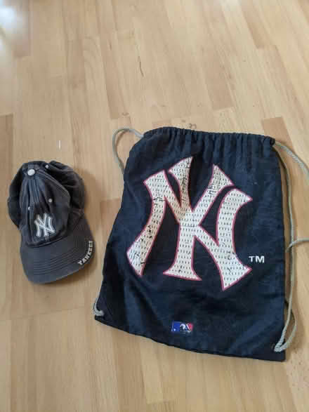 Photo of free NY Yankees cap and drawstring bag (Banstead SM7) #1
