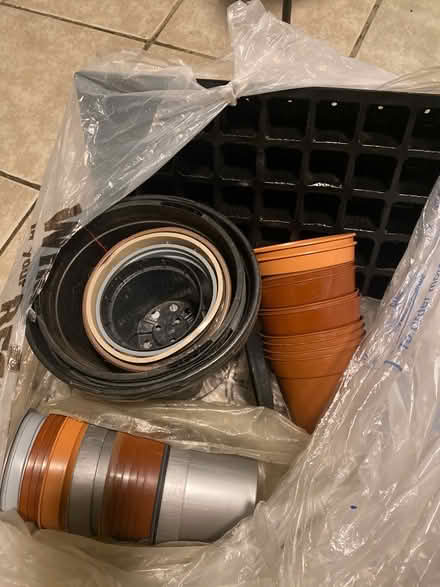 Photo of free Plant pots (Surrey quays) #1