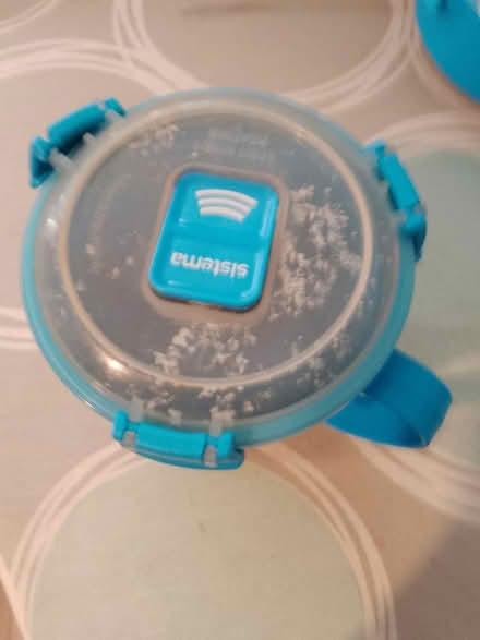 Photo of free 2 microwave containers (Isleworth TW7 Near Rugby Gd) #2