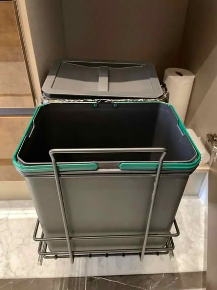 Photo of free Integrated Dustbin for Kitchen (Kensington W8) #2