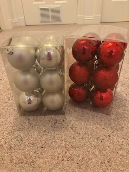 Photo of free Christmas tree baubles (AB32) #1