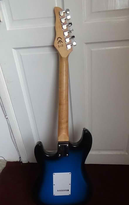 Photo of free Electric Guitar (S8 Lowedges) #4