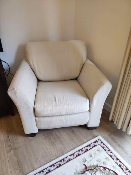 Photo of free Sofa set, 3+2+1 (DA1) #2