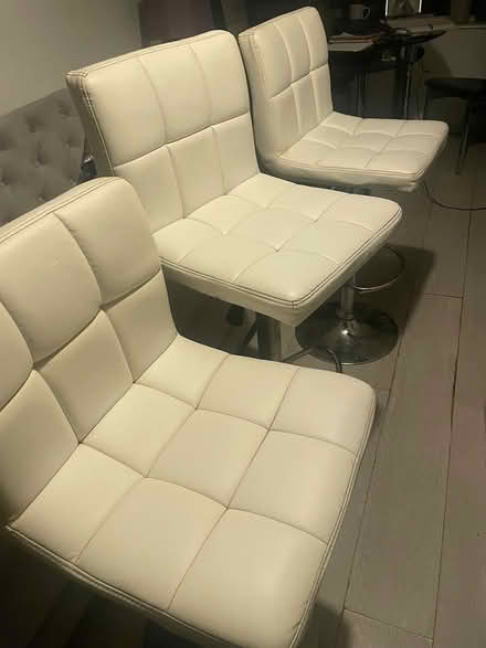 Photo of free 3 bar stools (Bracknell’s RG42) #1
