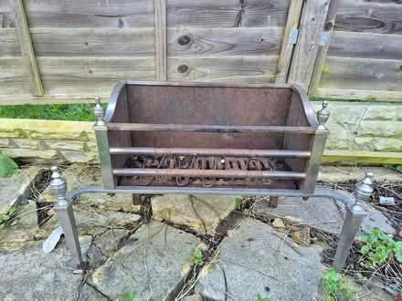 Photo of free cast iron fireplace insert (TW3 Hounslow Central) #1