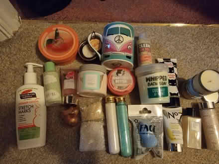 Photo of free Bath/shower stuff (Walderslade woods) #1