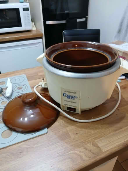 Photo of free electric slow cooker (Lostock Hall PR5) #2