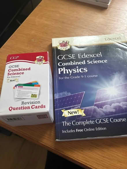 Photo of free GCSE science revision guides (B29) #1