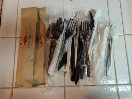 Photo of free Various kitchen items (280/Winchester) #1