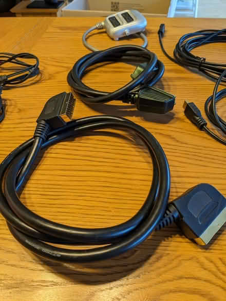 Photo of free Miscellaneous Video & Audio Cables (Bramcote Hills NG9) #1