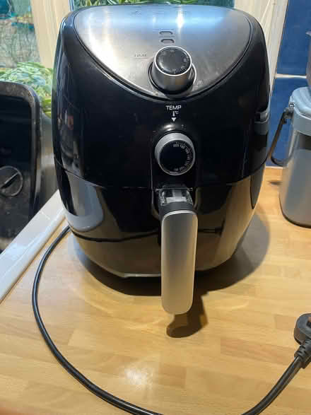 Photo of free Tower family sized air fryer (Caversham RG4) #1
