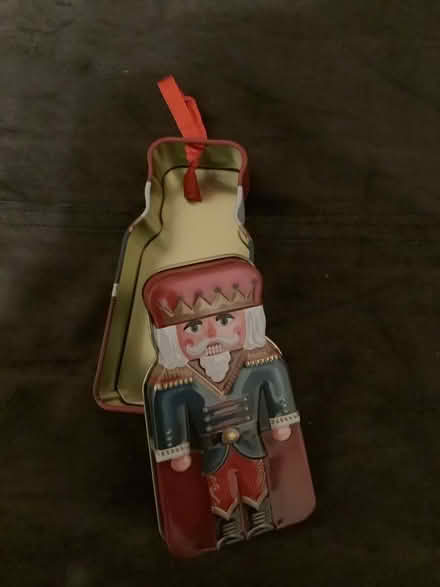 Photo of free Small pretty tins (Central Derby DE22) #4