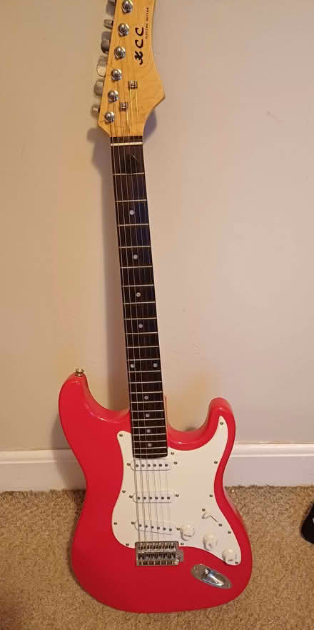 Photo of free Electric guitar (Royal Leamington Spa CV32) #1