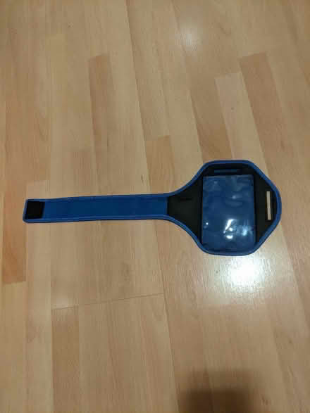 Photo of free Running Armband (Banstead SM7) #1