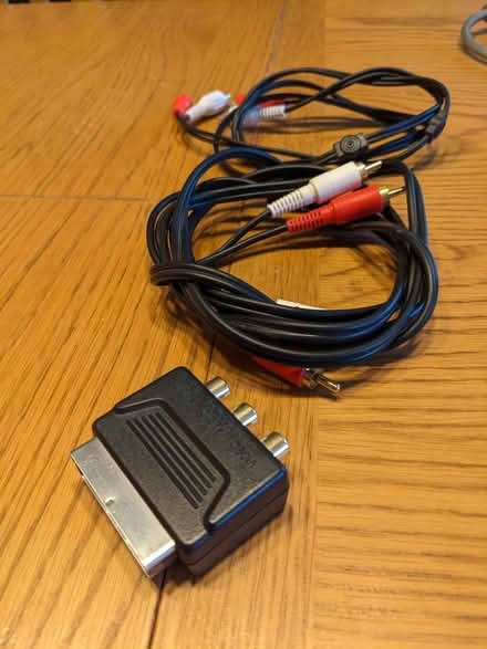 Photo of free Miscellaneous Video & Audio Cables (Bramcote Hills NG9) #2