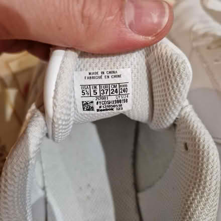 Photo of free Reebok kids trainer size 5 (DA12) #3
