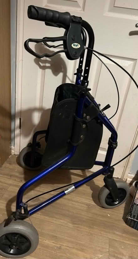 Photo of free 3 Wheeler Walking Frame (Tansley DE4) #2