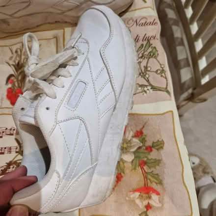 Photo of free Reebok kids trainer size 5 (DA12) #2