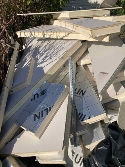 Photo of free off cuts from insulation panels and wooden pallet (Bohemia TN34) #2