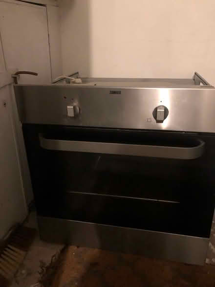 Photo of free Built in electric oven (EN4) #1