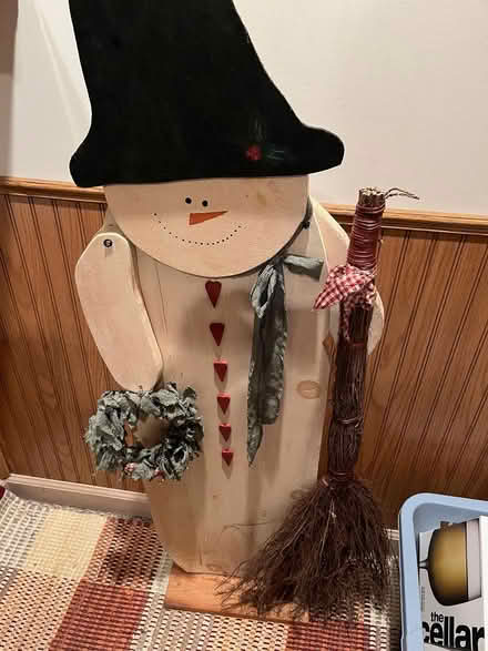 Photo of free Christmas Decorations and stand (conshohocken) #4