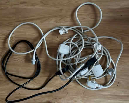 Photo of free 5 Kettle lead power cables (Letchworth SG6) #1