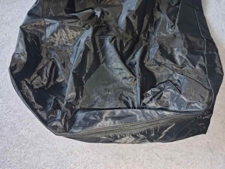 Photo of free XL zipped carrying bag (Barnet EN5) #2