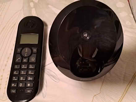 Photo of free Used cordless Motorola C601 phone (Hougang) #2