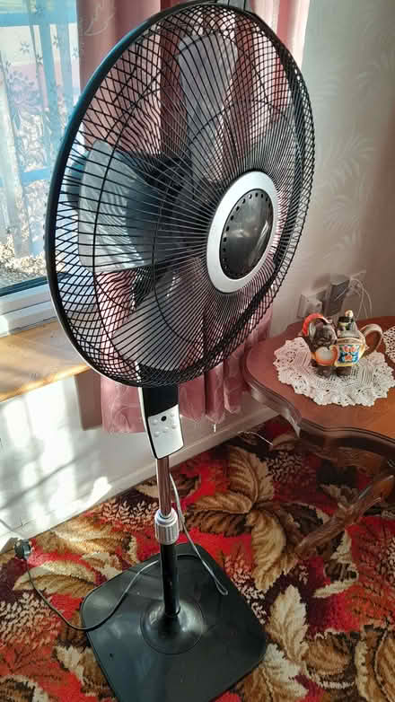 Photo of free Fan free satanding fan (March PE15) #1