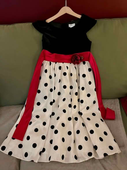 Photo of free Girl’s dress (Etobicoke South (Etobicoke South (Mimico)) #1