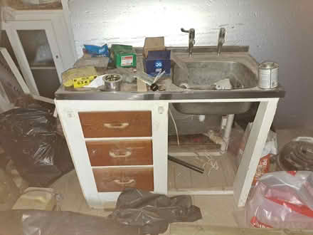 Photo of free Stainless steel kitchen sink (Weybridge, KT13) #1