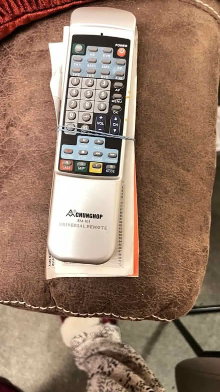 Photo of free universal remote control (WD6) #1