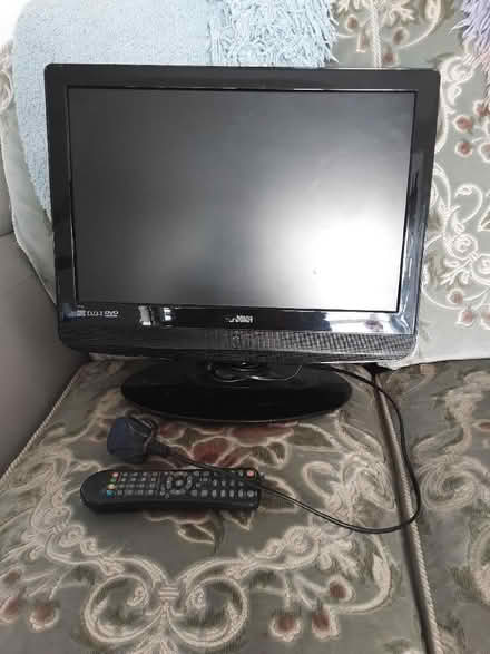 Photo of free 19 inch LCD TV for spares or repairs (Selsdon CR2) #1