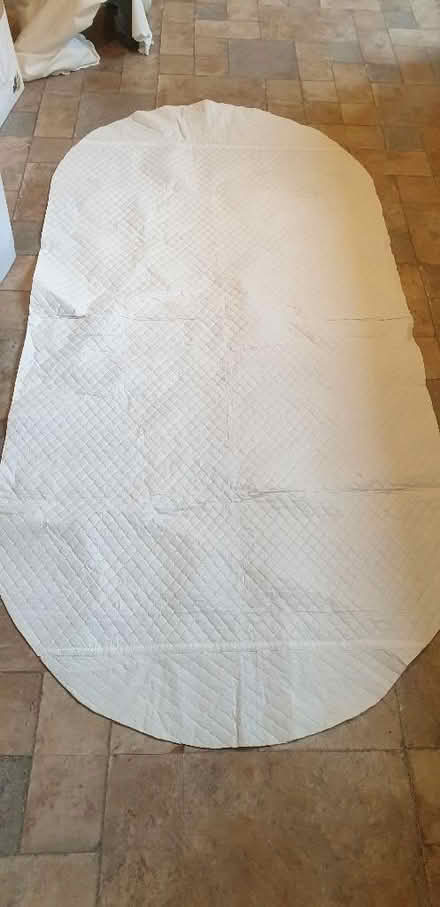Photo of free Tablecloth and protector (Linslade LU7) #1
