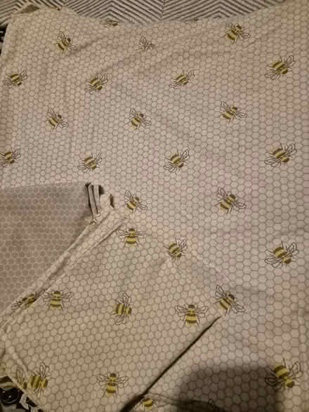 Photo of free King-size duvet set honeybee (Southbourne) #1