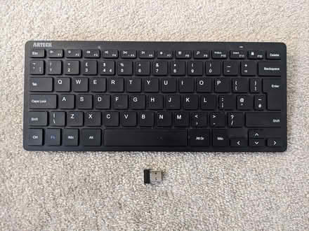 Photo of free Wireless computer keyboard (Wansdworth SW18) #1