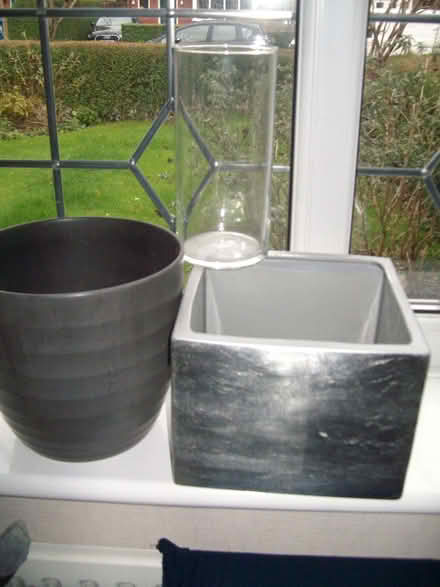 Photo of free 2 indoor plant pots and a vase (Great Moor SK2) #3