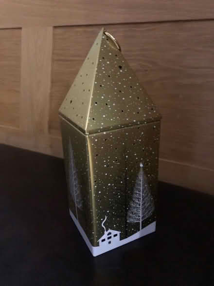 Photo of free Light up biscuit tin (Whitegrove RG42) #2