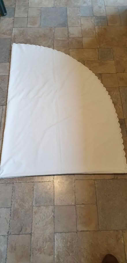 Photo of free Tablecloth and protector (Linslade LU7) #2