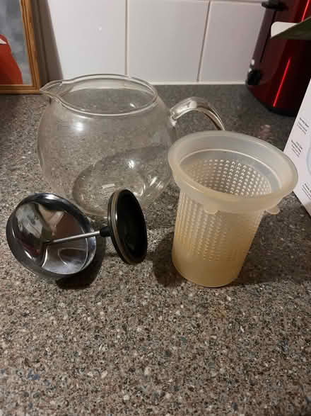 Photo of free Tea pot with strainer (IP4 Woodbridge Road) #3